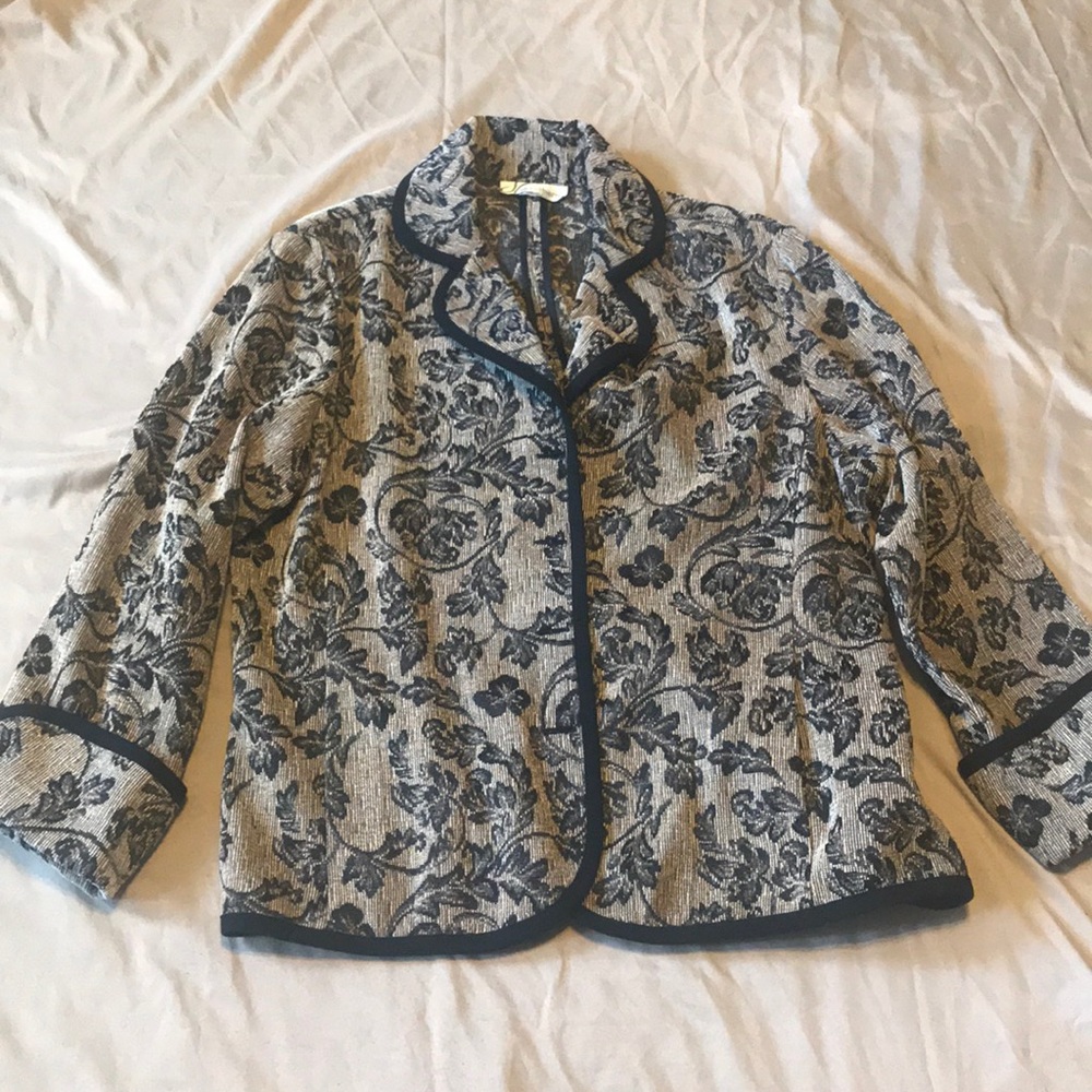 Dress jacket with tapestry design